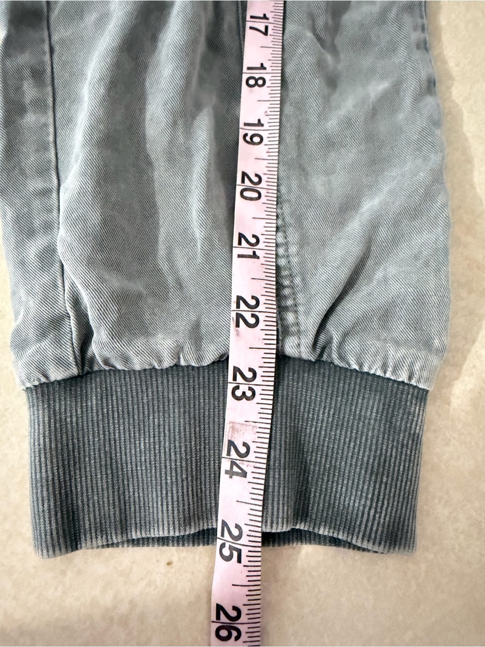 By Anthropologie Women's Gray Cargo Jogger Pants Size Medium 8582 - Picture 11 of 12